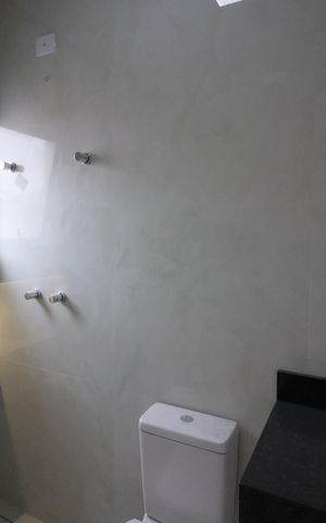 Casa à venda com 150m², 3 quartos e 4 vagasBanheiro da Suíte 2