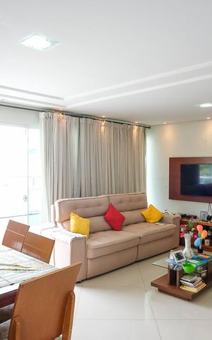 Casa à venda com 249m², 3 quartos e 3 vagasSala