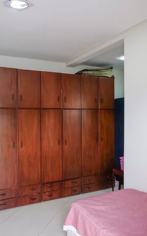 Casa à venda com 249m², 3 quartos e 3 vagasSuíte 2