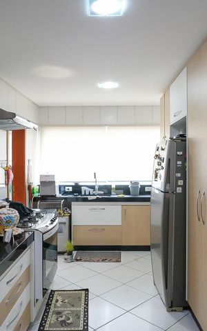 Casa à venda com 249m², 3 quartos e 3 vagasCozinha