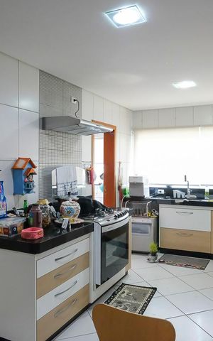 Casa à venda com 249m², 3 quartos e 3 vagasCozinha