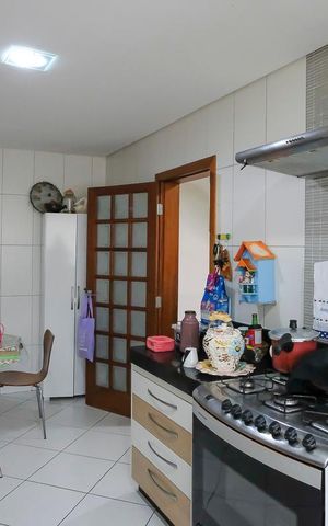 Casa à venda com 249m², 3 quartos e 3 vagasCozinha