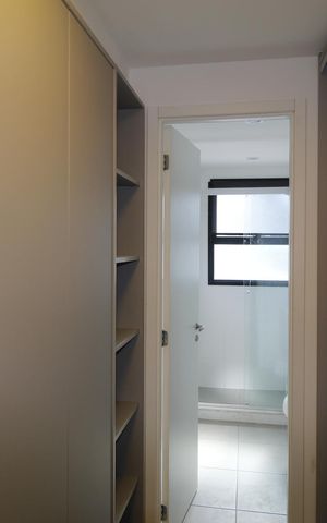 Apartamento à venda com 128m², 2 quartos e 2 vagasCloset da suíte 1