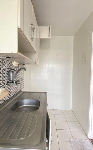 Apartamento à venda com 45m², 2 quartos e 1 vaga Apartamento à venda com 45m², 2 quartos e 1 vagaCozinha e Área de Serviço