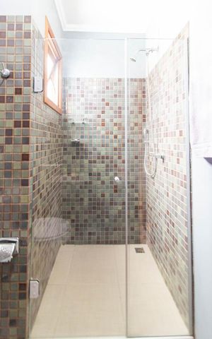 Casa à venda com 175m², 3 quartos e 2 vagasBanheiro Suíte