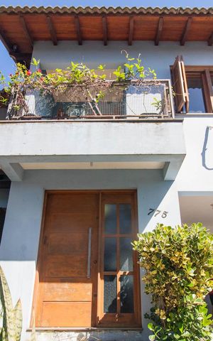 Casa à venda com 175m², 3 quartos e 2 vagasFachada
