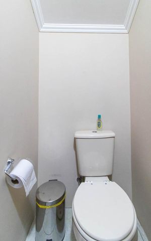 Casa à venda com 175m², 3 quartos e 2 vagasLavabo