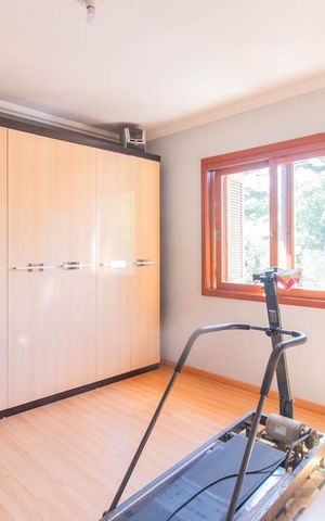 Casa à venda com 175m², 3 quartos e 2 vagasSuíte