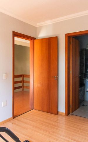 Casa à venda com 175m², 3 quartos e 2 vagasSuíte