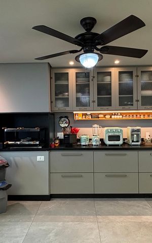 Apartamento à venda com 300m², 3 quartos e 5 vagas Apartamento à venda com 300m², 3 quartos e 5 vagasCozinha