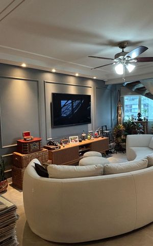 Apartamento à venda com 300m², 3 quartos e 5 vagas Apartamento à venda com 300m², 3 quartos e 5 vagasSala