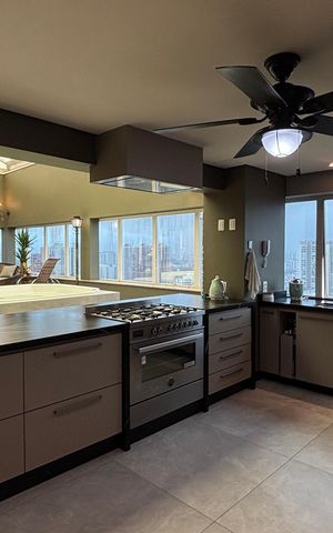 Apartamento à venda com 300m², 3 quartos e 5 vagas Apartamento à venda com 300m², 3 quartos e 5 vagasCozinha