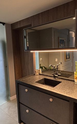 Apartamento à venda com 300m², 3 quartos e 5 vagas Apartamento à venda com 300m², 3 quartos e 5 vagasCopa