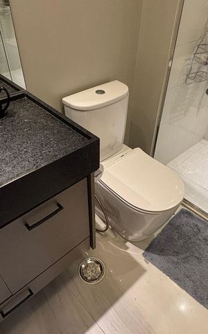 Apartamento à venda com 300m², 3 quartos e 5 vagas Apartamento à venda com 300m², 3 quartos e 5 vagasBanheiro da Suíte 2
