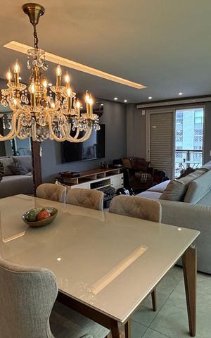 Apartamento à venda com 300m², 3 quartos e 5 vagas Apartamento à venda com 300m², 3 quartos e 5 vagasSala de Jantar