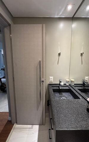 Apartamento à venda com 300m², 3 quartos e 5 vagas Apartamento à venda com 300m², 3 quartos e 5 vagasBanheiro da Suíte 2