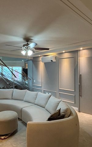 Apartamento à venda com 300m², 3 quartos e 5 vagas Apartamento à venda com 300m², 3 quartos e 5 vagasSala