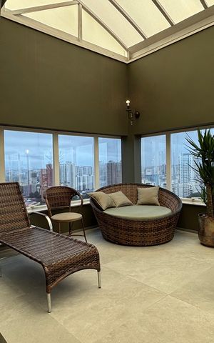 Apartamento à venda com 300m², 3 quartos e 5 vagas Apartamento à venda com 300m², 3 quartos e 5 vagasCobertura - Hidromassagem
