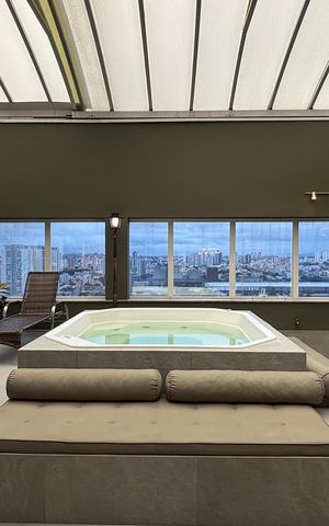 Apartamento à venda com 300m², 3 quartos e 5 vagas Apartamento à venda com 300m², 3 quartos e 5 vagasCobertura - Hidromassagem