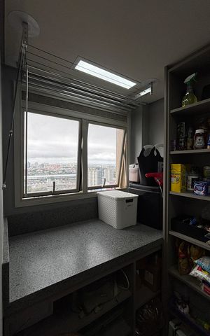 Apartamento à venda com 300m², 3 quartos e 5 vagas Apartamento à venda com 300m², 3 quartos e 5 vagasÁrea de Serviço - Despensa