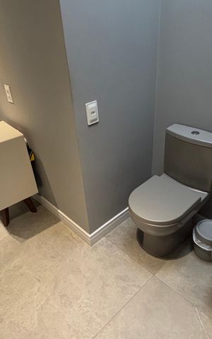 Apartamento à venda com 300m², 3 quartos e 5 vagas Apartamento à venda com 300m², 3 quartos e 5 vagasLavabo