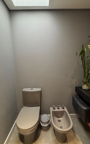 Apartamento à venda com 300m², 3 quartos e 5 vagas Apartamento à venda com 300m², 3 quartos e 5 vagasLavabo