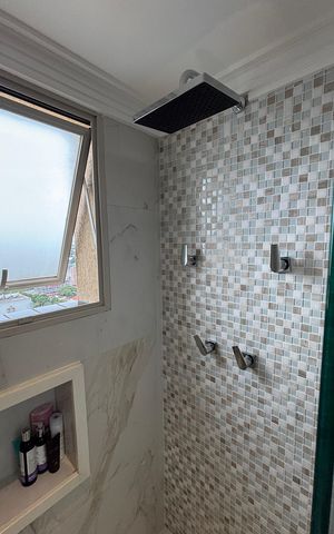 Apartamento à venda com 300m², 3 quartos e 5 vagas Apartamento à venda com 300m², 3 quartos e 5 vagasBanheiro da Suíte 1