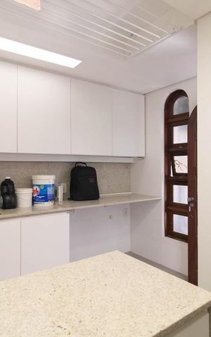 Casa à venda com 700m², 4 quartos e 4 vagasÁrea de Serviço