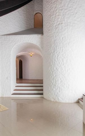 Casa à venda com 700m², 4 quartos e 4 vagasSala