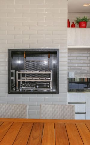 Apartamento à venda com 218m², 3 quartos e 5 vagas Apartamento à venda com 218m², 3 quartos e 5 vagasVaranda Gourmet