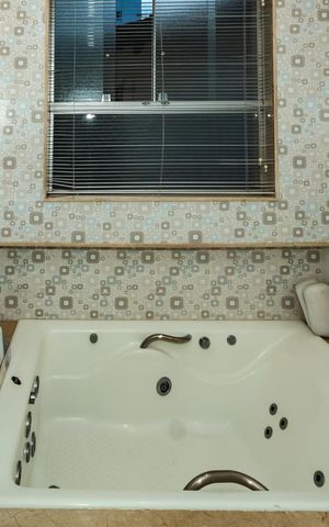 Casa à venda com 300m², 3 quartos e 3 vagasBanheiro Suíte 