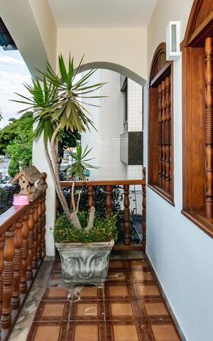 Casa à venda com 300m², 3 quartos e 3 vagasVaranda 