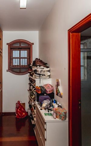 Casa à venda com 300m², 3 quartos e 3 vagasCloset Suíte 