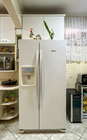 Casa à venda com 370m², 5 quartos e 3 vagas Casa à venda com 370m², 5 quartos e 3 vagasCozinha