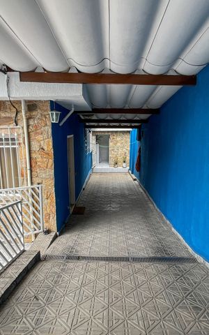 Casa à venda com 370m², 5 quartos e 3 vagas Casa à venda com 370m², 5 quartos e 3 vagasGaragem