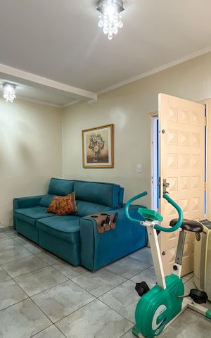 Casa à venda com 370m², 5 quartos e 3 vagas Casa à venda com 370m², 5 quartos e 3 vagasSala