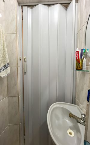 Casa à venda com 370m², 5 quartos e 3 vagas Casa à venda com 370m², 5 quartos e 3 vagasBanheiro de serviço