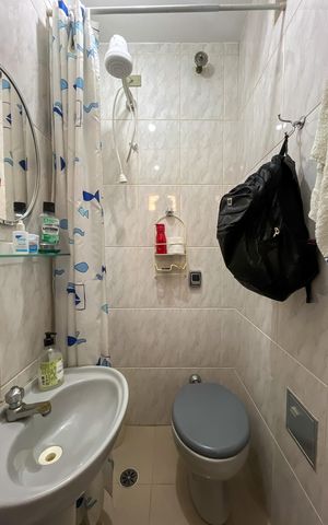 Casa à venda com 370m², 5 quartos e 3 vagas Casa à venda com 370m², 5 quartos e 3 vagasBanheiro de serviço