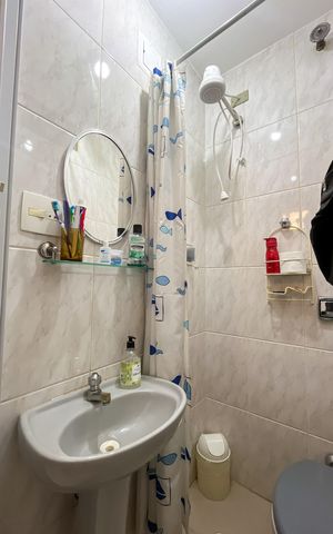 Casa à venda com 370m², 5 quartos e 3 vagas Casa à venda com 370m², 5 quartos e 3 vagasBanheiro de serviço