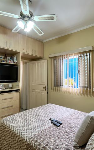 Casa à venda com 370m², 5 quartos e 3 vagas Casa à venda com 370m², 5 quartos e 3 vagasSuíte