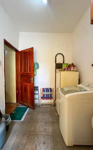 Casa à venda com 370m², 5 quartos e 3 vagas Casa à venda com 370m², 5 quartos e 3 vagasCasa 2 - Área de Serviço