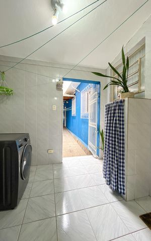 Casa à venda com 370m², 5 quartos e 3 vagas Casa à venda com 370m², 5 quartos e 3 vagasÁrea de Serviço