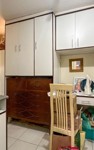 Casa à venda com 370m², 5 quartos e 3 vagas Casa à venda com 370m², 5 quartos e 3 vagasÁrea de Serviço