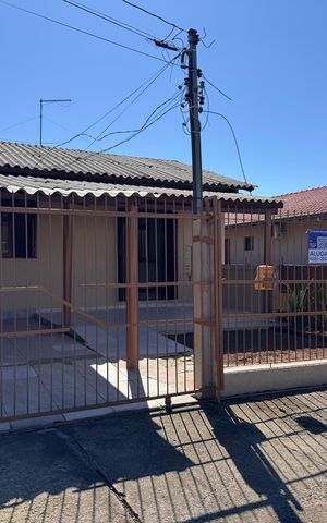 Casa para alugar com 96m², 2 quartos e 1 vaga Casa para alugar com 96m², 2 quartos e 1 vagaFachada