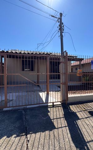 Casa para alugar com 96m², 2 quartos e 1 vaga Casa para alugar com 96m², 2 quartos e 1 vagaFachada