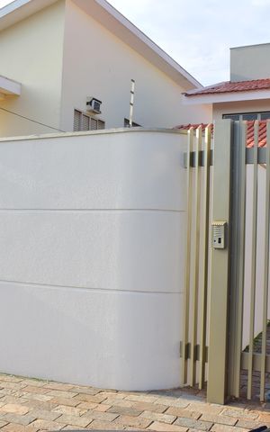 Casa para alugar com 295m², 4 quartos e 4 vagasFachada