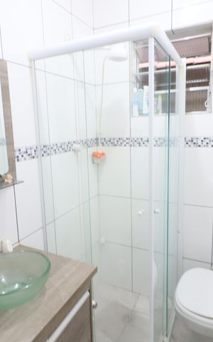 Casa à venda com 276m², 3 quartos e 3 vagasBanheiro 1