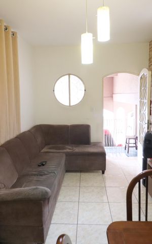 Casa à venda com 276m², 3 quartos e 3 vagasSala
