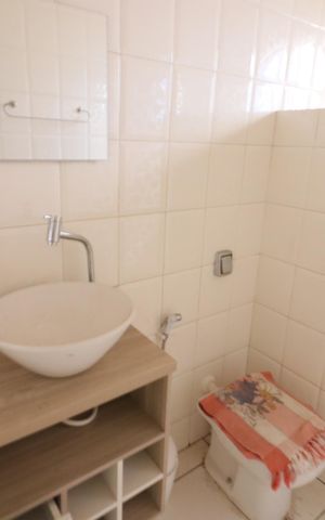 Casa à venda com 276m², 3 quartos e 3 vagasBanheiro 2