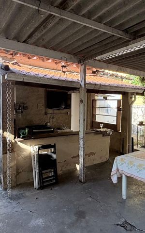 Casa à venda com 101m², 2 quartos e 3 vagas Casa à venda com 101m², 2 quartos e 3 vagasÁrea externa